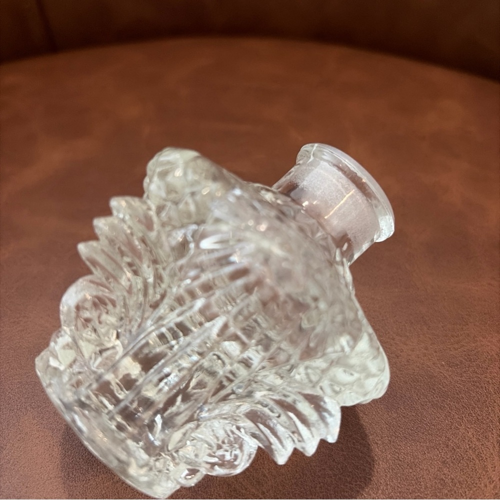 Beautiful Vintage Ornate Glass Perfume Bottle W Stopper Vanity Decor Victorian - Picture 10 of 12